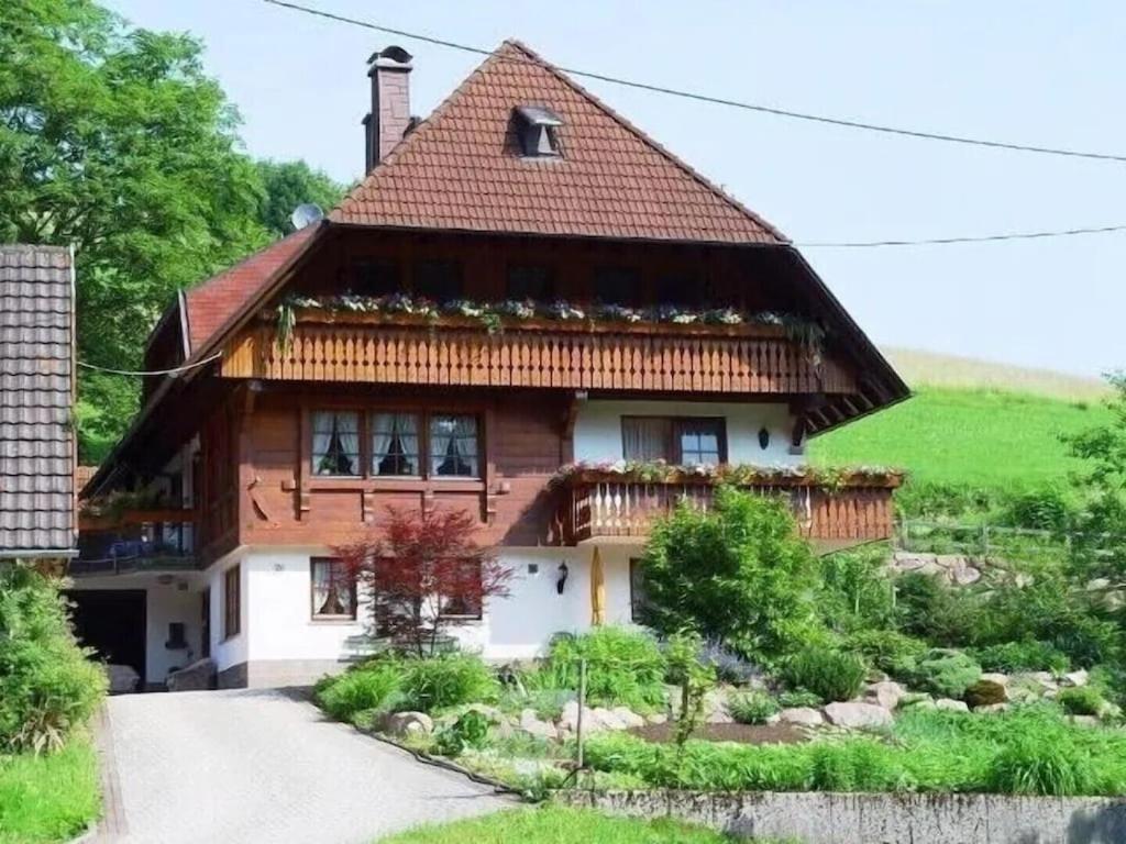 Oberbauernhof - Wohnung "Am Garten" -- Moderne Fewo Im Schoenen Schwarzwaldhaus 古塔赫 外观 照片