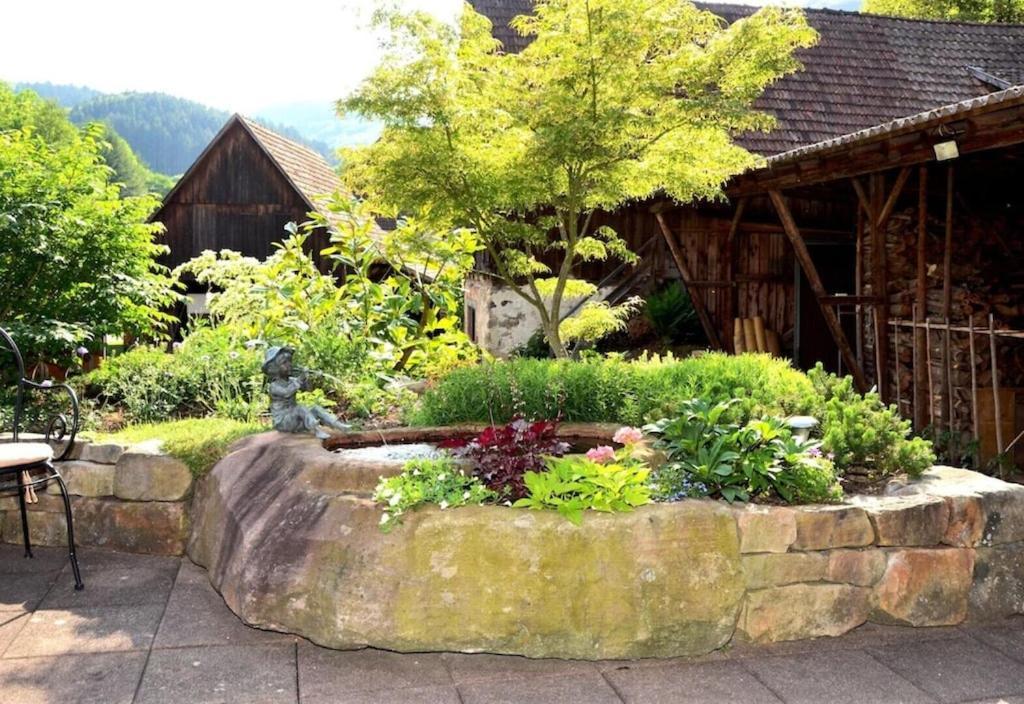 Oberbauernhof - Wohnung "Am Garten" -- Moderne Fewo Im Schoenen Schwarzwaldhaus 古塔赫 外观 照片